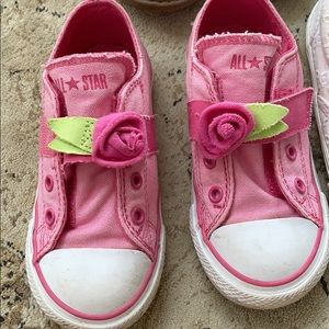 Little girls Converse